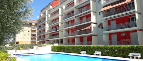 Resicence Acapulco, with the 2 swimming pools