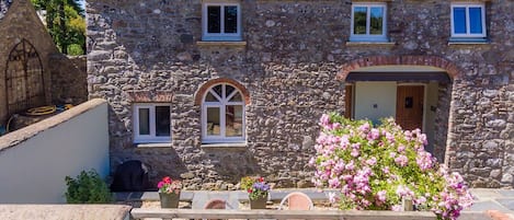 Herne Cottage - Front of Property