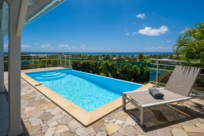 Vue panoramique Mer Piscine Rubis