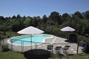 piscine gîte tournesols ombre bleue du figuier gîtes et chambres d'hôtes avec piscine ardèche