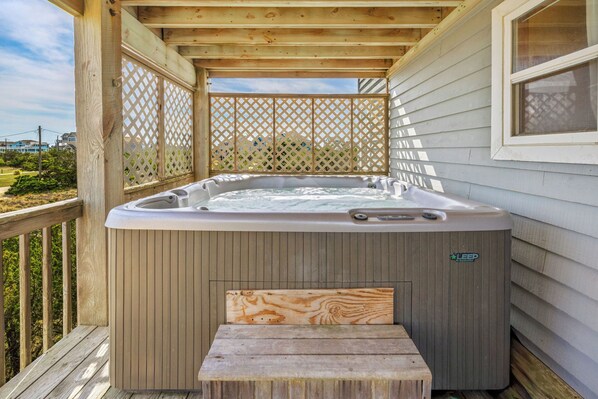 Surf or Sound Realty - 605 - Intuition - Hot Tub
