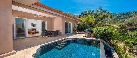 View of plunge pool and patio