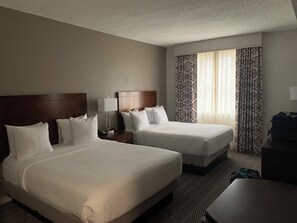 Bedroom 2 Queen Beds