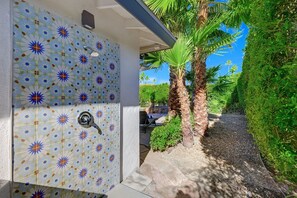 K0098 - Outdoor Shower