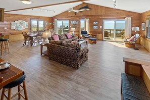 Surf-or-Sound-Realty-668-Windy-Great-Room-1