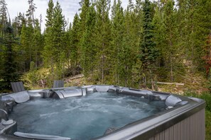 Homestead Chalet 10 - Hot Tub 1