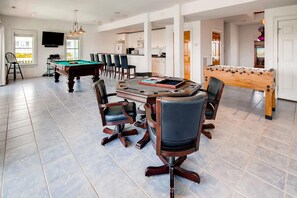 surf-or-sound-realty-peaceful-retreat-534-game-room1