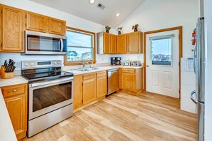 Surf-or-Sound-Realty-459-Above-The-Dunes-Kitchen-1