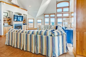 Surf-or-Sound-Realty-Tidal-Treasure-737-Great-Room-2