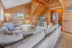 Surf or Sound Realty - 565 - Whit's End - Great Room -1