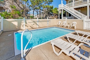 Surf-or-Sound-Realty-Hatteras-Seaduction-528-Pool