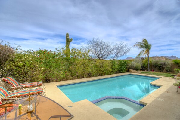 Serene High Desert Oasis with Mountain views in TROON, North Scottsdale
