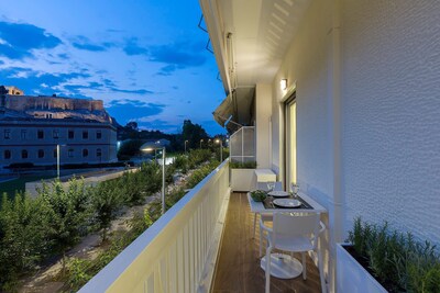 Διαμέρισμα Ακρόπολης με εκπληκτική θέα (2 Bds & 2Bts), οικογενειακό / φιλικό προς τις επιχειρήσεις