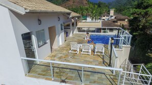 Vista aérea da piscina