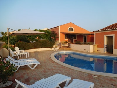 RELAXING HOLIDAY VILLA - PANORAMIC RURAL ALENTEJO VIEWS - POOL, BIKES, PING PONG