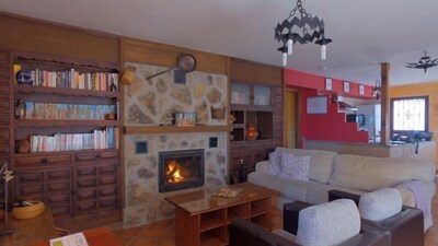 Casa-hotel rural (Alquiler íntegro o Habitacicones) Capacidad hasta 15 personas.