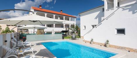  Apartment Mira °4 mit Beheiztem Pool