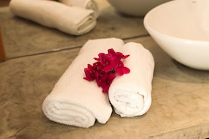 Bathroom amenities