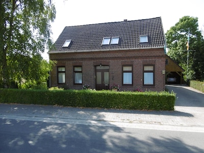 Apartment - Haus Am Diek - directly on the Weser Cycle Path