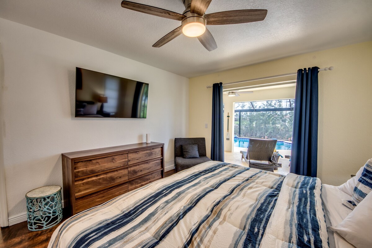 Family friendly, modern, comfortable Pool Home on Canal, EV Charger available