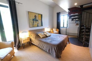 Location vacances LES TAILLADES mas à louer 14 personnes 7 chambres