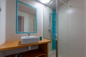 location-la couarde-salle d'eau