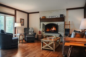 Living Room with Fireplace and Lakeviews