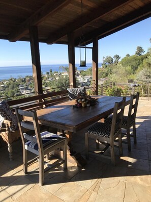 Outdoor dining space