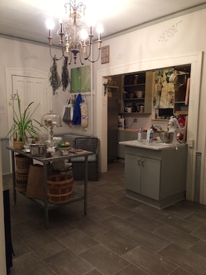 Kitchen, Farm Style