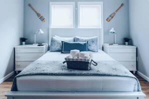 Bedroom #2 | Upstairs | Queen Bed | Closet | Dressers | Roku TV