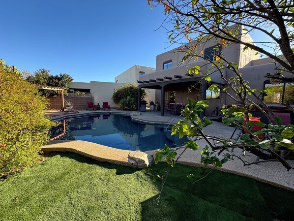 Stunning, private backyard, fully fenced, private pool and hot tub