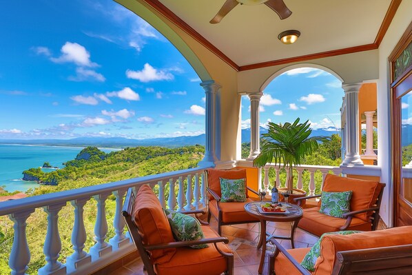 Enchanting views and luxurious lounge areas 