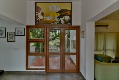 Peace & Luxury 3 Bhk Villa with Pool near Candolim Beach