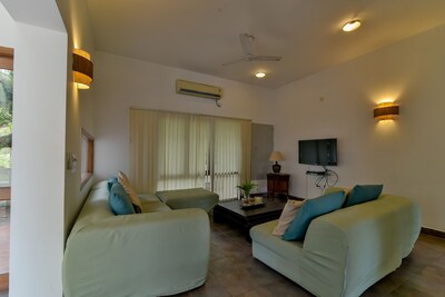 Peace & Luxury 3 Bhk Villa with Pool near Candolim Beach