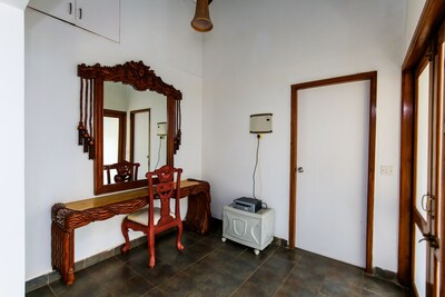 Peace & Luxury 3 Bhk Villa with Pool near Candolim Beach