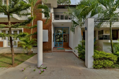 Peace & Luxury 3 Bhk Villa with Pool near Candolim Beach