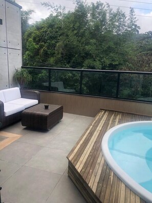 Bain à remous extérieur
