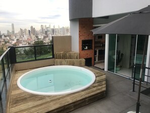 Bain à remous extérieur