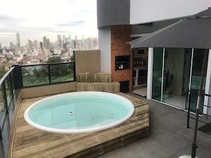Bain à remous extérieur