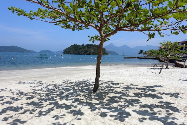 Praia no condomínio