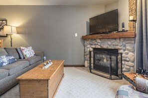 Living Room with Pullout Couch 
