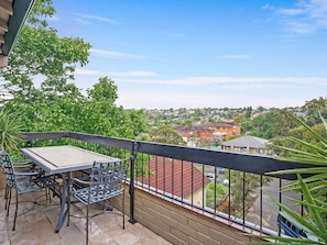 Western balcony with South and West district views