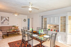 Living/dining room