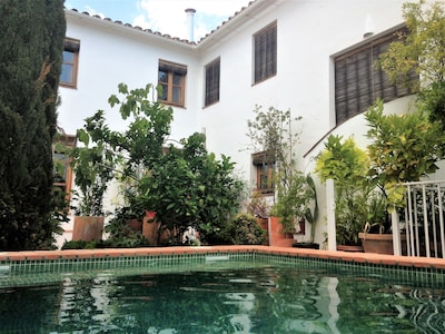 Elegante casa con piscina en pueblo con encanto de la Sierra de Huelva