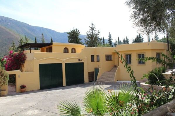 Mulhacén from the Upper Garden looking southwest