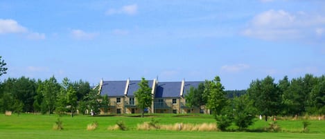 Buttercup Cottage in lovely parkland setting...