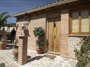 Entrada Casa Rural La Vaqueria