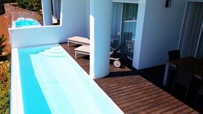 Modern three bedroom apartment. Walk to the beach. T125 - 3