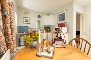 Kitchen/dining area, Lui Cottage