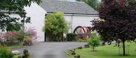 The Lorn Mill with Lui Cottage (Vorlich round the corner)